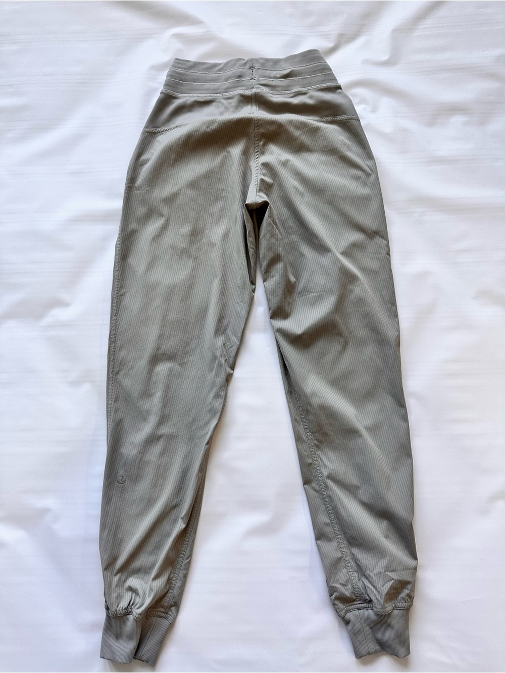 lululemon athletica taupe jogger pants